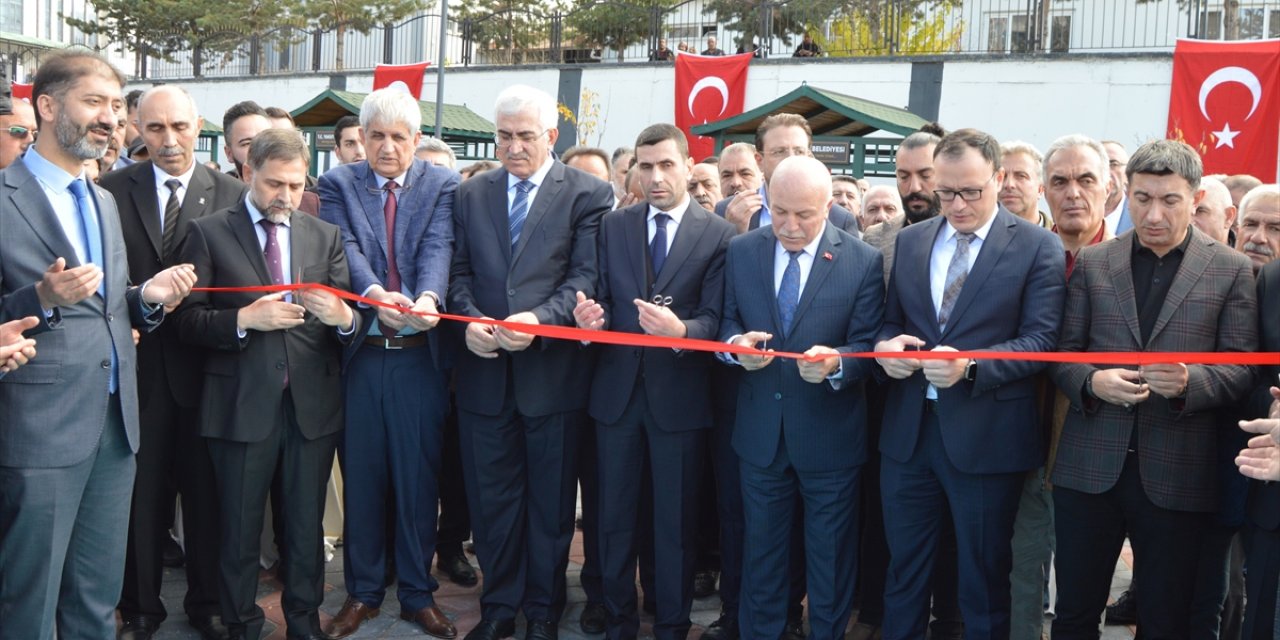 Erzurum'da yapımı tamamlanan 1072 Saltuklu Millet Bahçesi açıldı