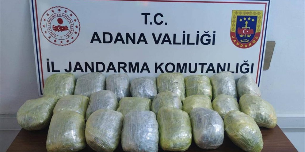 Adana'da yolcu otobüsünde 12 kilogram esrar ele geçirildi