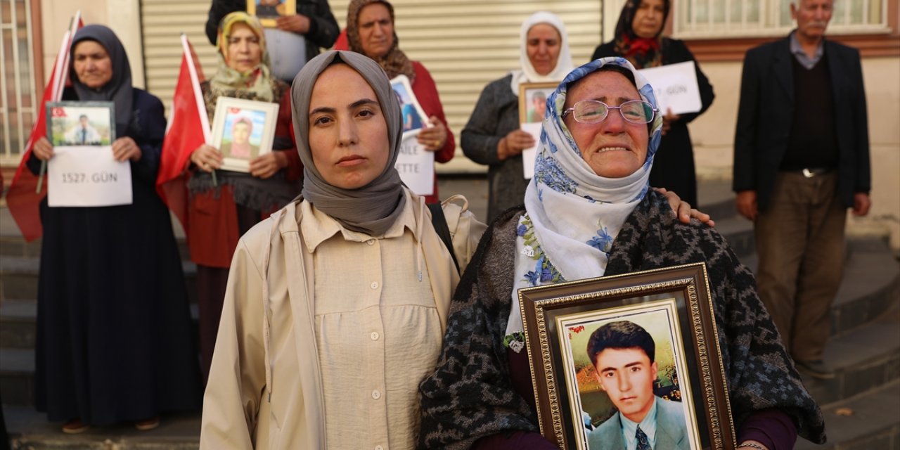 Diyarbakır annelerinin evlat nöbetine bir aile daha katıldı