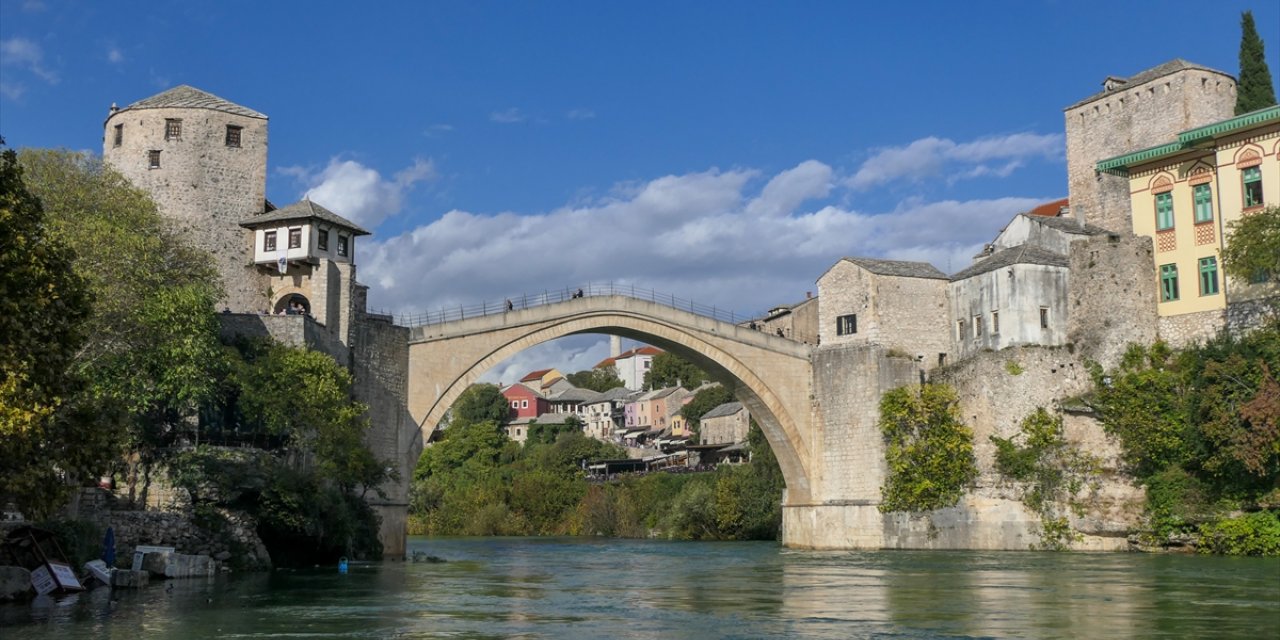 "Kültürlerin buluşma noktası" Mostar Köprüsü'nün yıkılışının üzerinden 30 yıl geçti