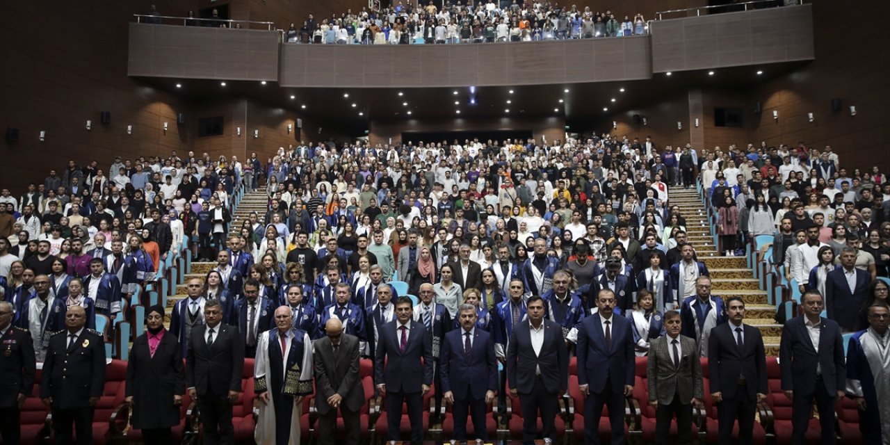 Uşak Üniversitesi akademik yıl açılış töreni yapıldı