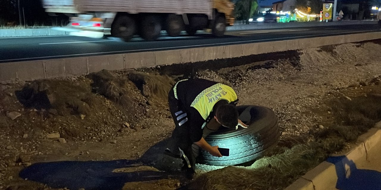 Kütahya tırdan kopan tekerleğin çarptığı kadın ağır yaralandı