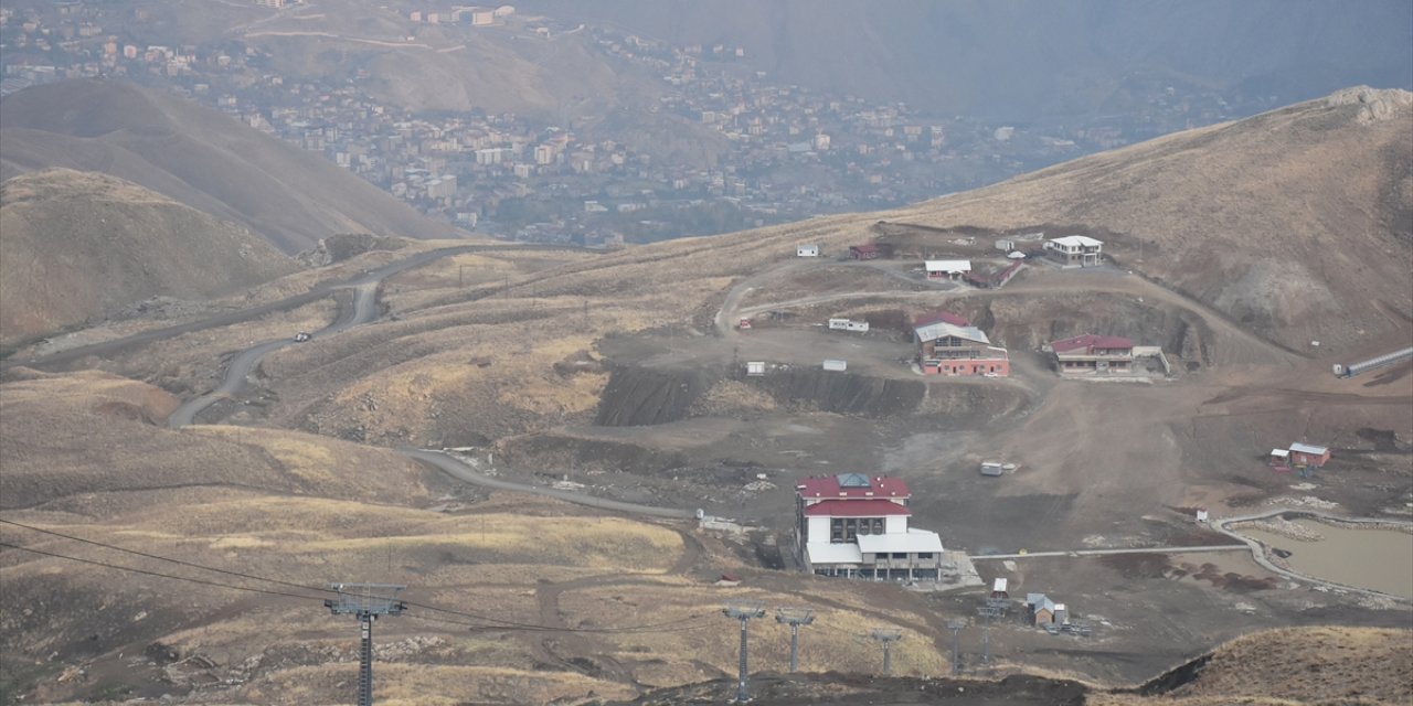 Her yıl binlerce kayakseveri ağırlayan Hakkari'deki merkez yeni sezona hazırlanıyor