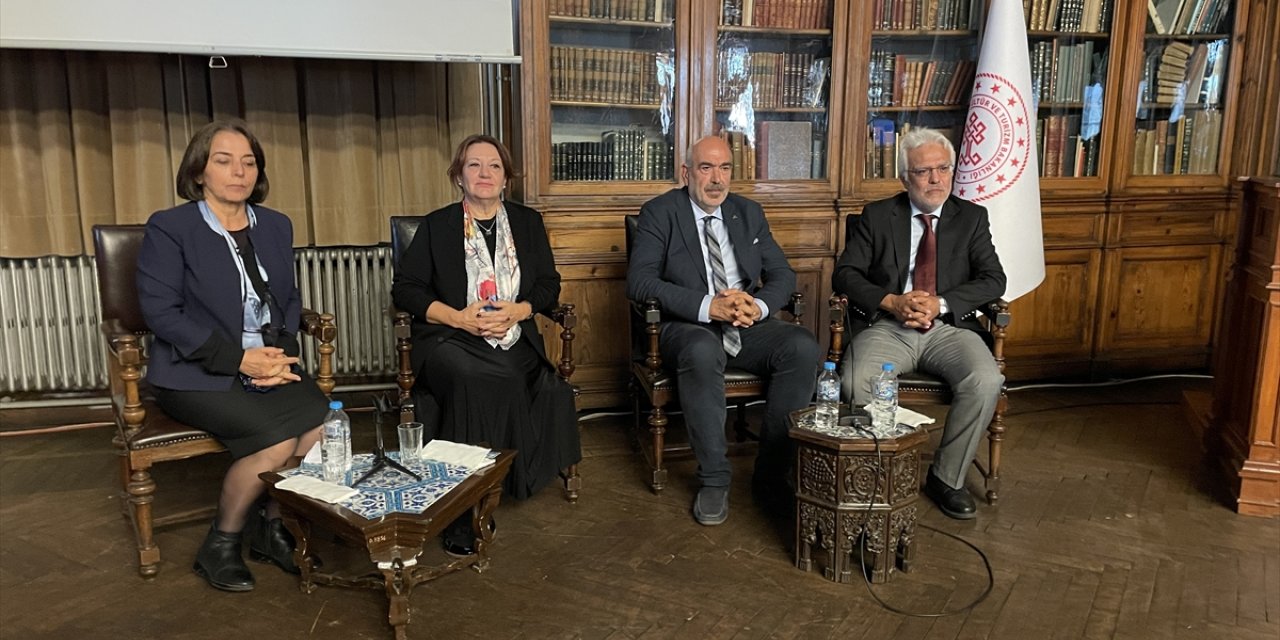 Arkeologlar Türkiye'de kent arkeolojisini panelde değerlendirdi