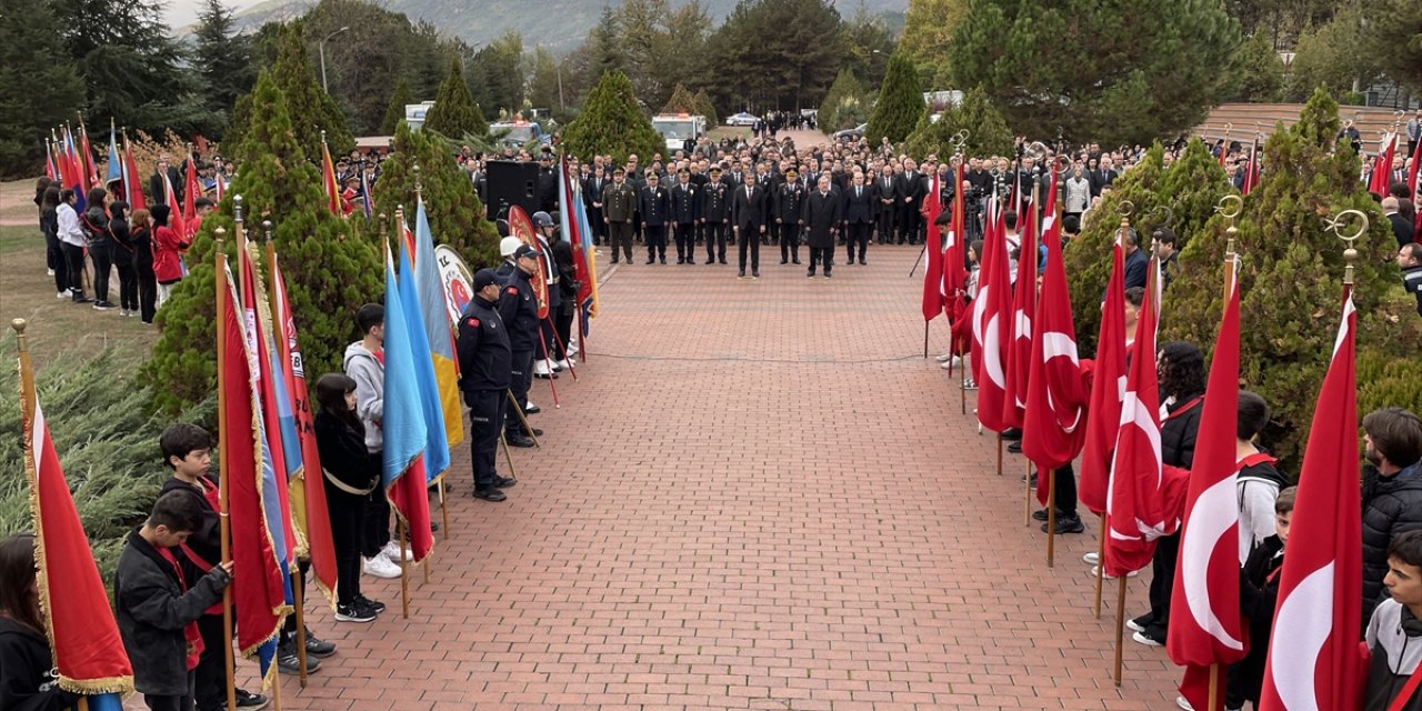 Büyük Önder Atatürk'ü anıyoruz