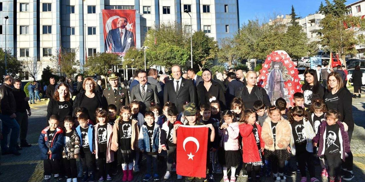 İstanbul'daki belediyeler Büyük Önder Atatürk'ü törenlerle andı