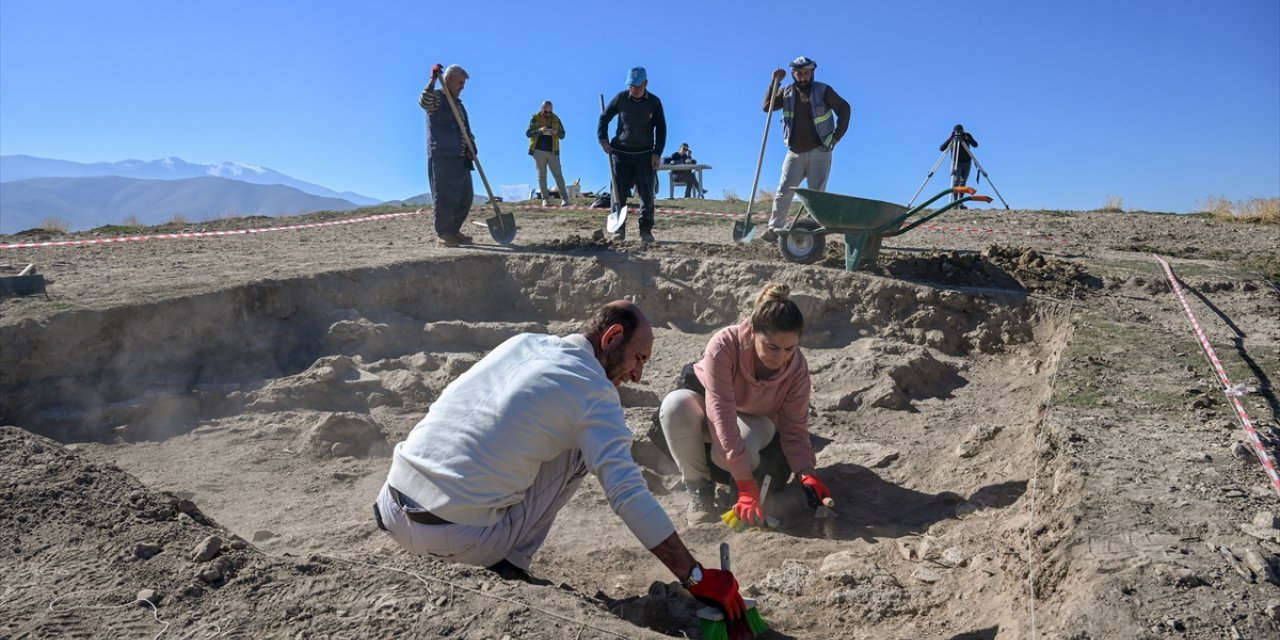 Van'daki İremir Höyüğü'nde Demir Çağı izleri araştırılıyor