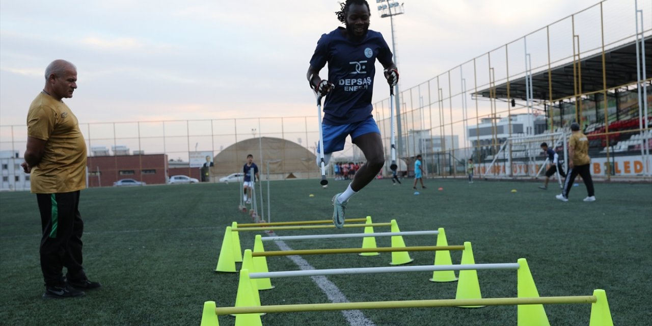 Şanlıurfalı ampute futbolcular, depremde ara verdikleri futbola dönmenin sevincini yaşıyor