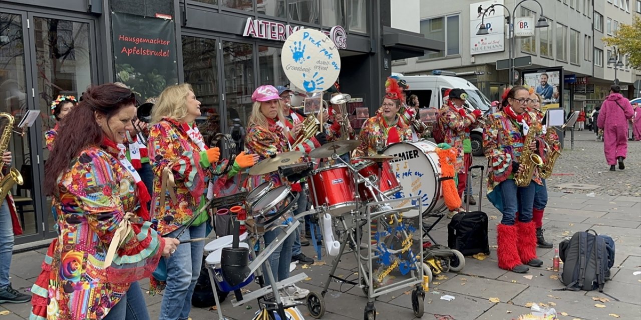 Almanya'da "5. Mevsim" karnaval sezonu başladı