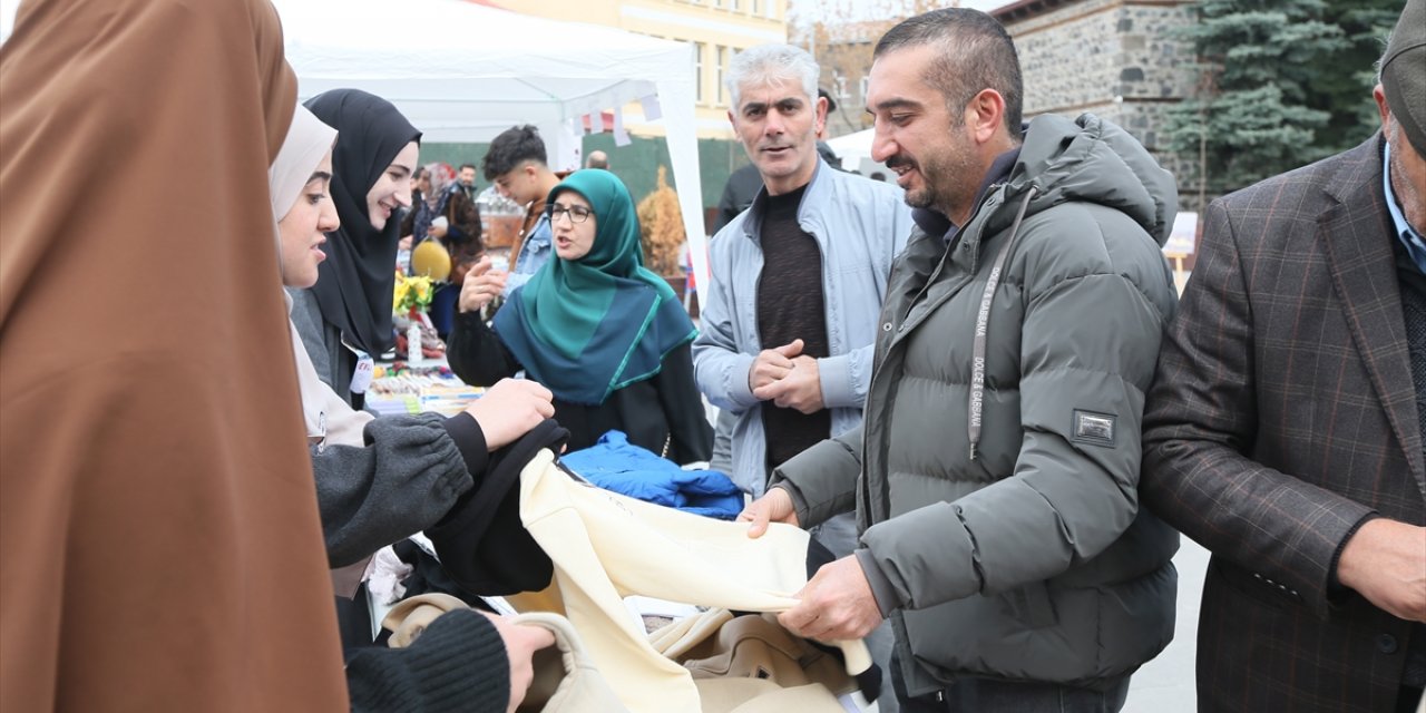 Kars'ta Filistin'e destek için "Hayır Çarşısı" kuruldu