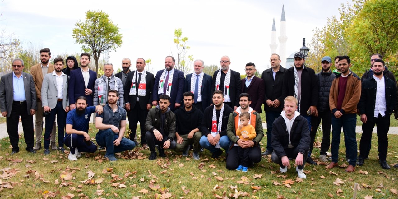 SES Partisi Genel Başkanı Bilgen, Eskişehir'de Filistinli öğrencilerle buluştu: