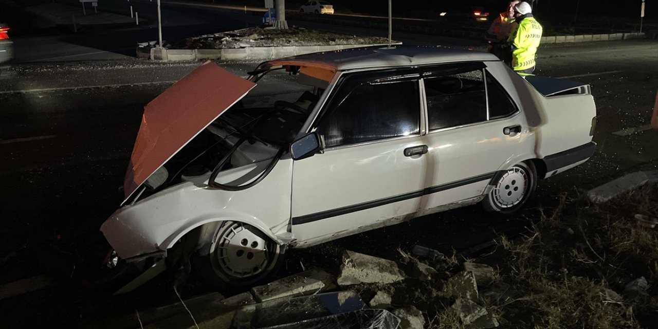 Edirne'de otomobille hafif ticari aracın çarpıştığı kazada 6 kişi yaralandı