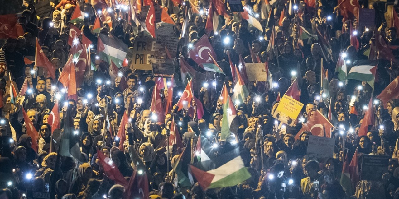 Ankara'da Gazze'de hayatını kaybeden çocuklar için yürüyüş düzenlendi