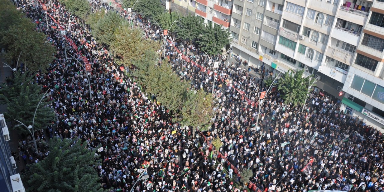 Batman'da HÜDA PAR'dan Filistin'e destek mitingi