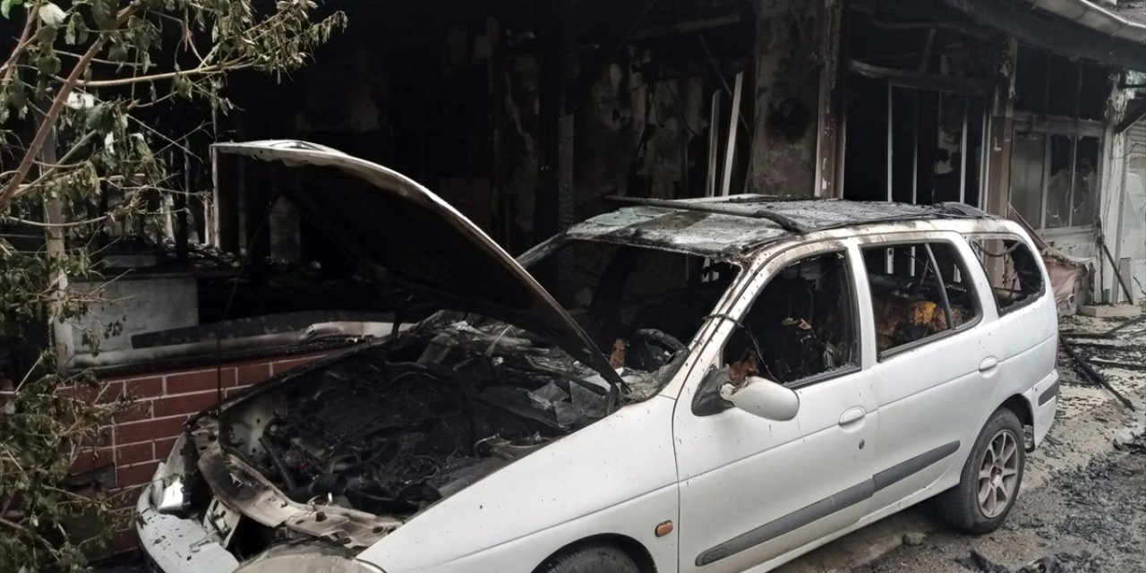 Antalya'da boş binada çıkan yangın itfaiye ekiplerince söndürüldü