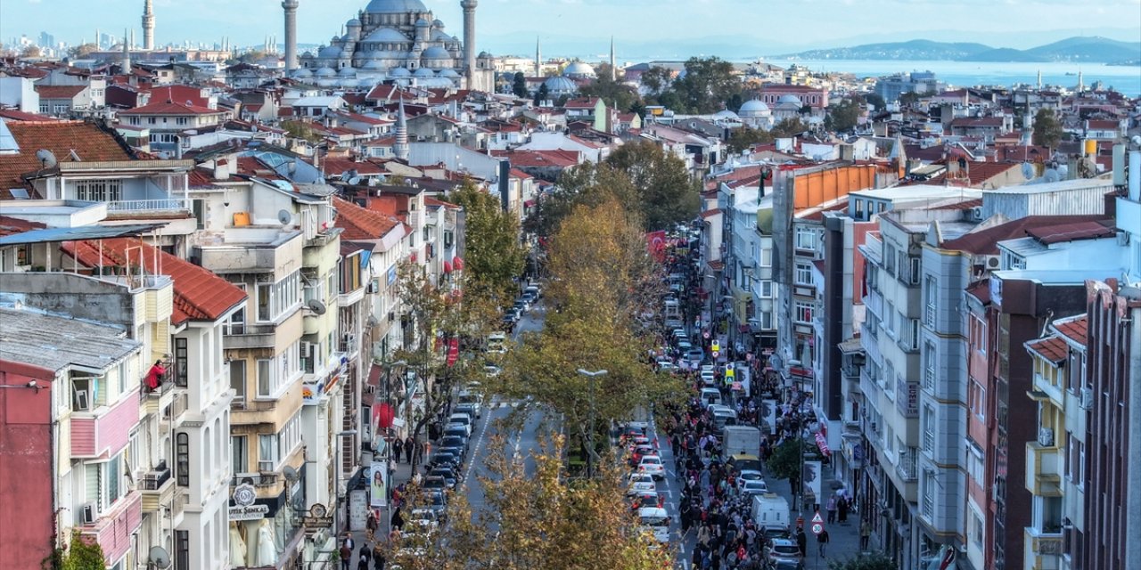 Gazze için Edirnekapı'dan Sultanahmet'e insan zinciri oluşturuldu