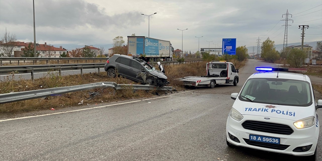 Çankırı'da şarampole devrilen araçtaki 2'si çocuk 5 kişi yaralandı