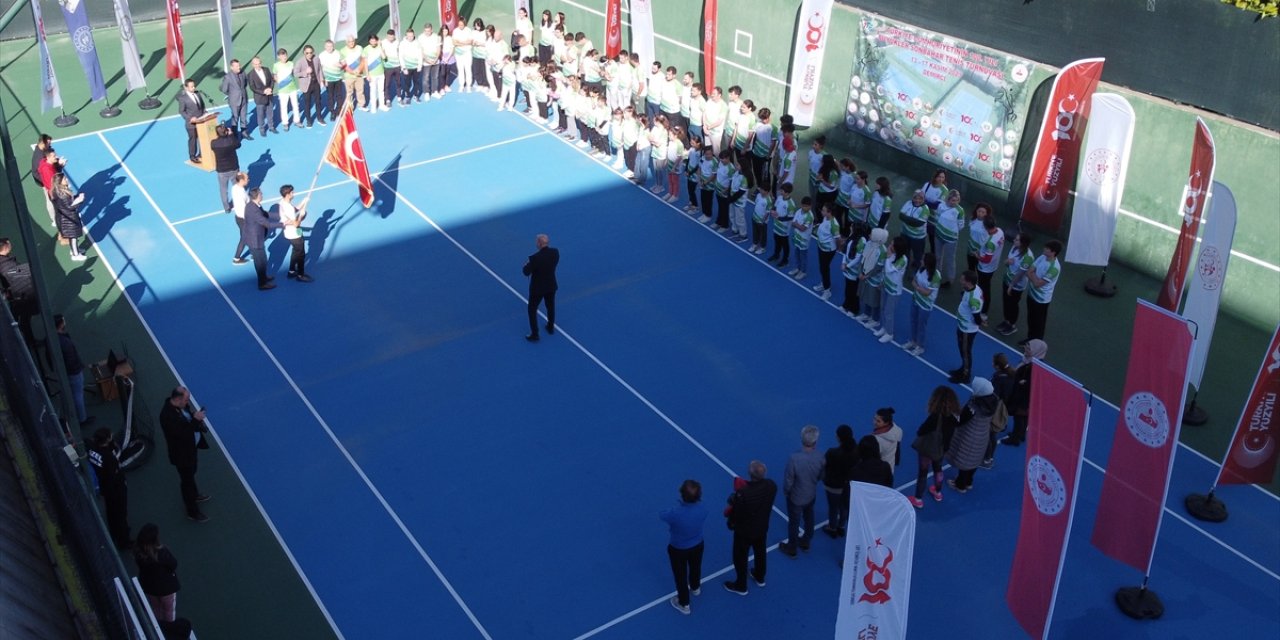 Cumhuriyetin 100. Yılı Büyükler Sonbahar Tenis Turnuvası, Manisa'da başladı