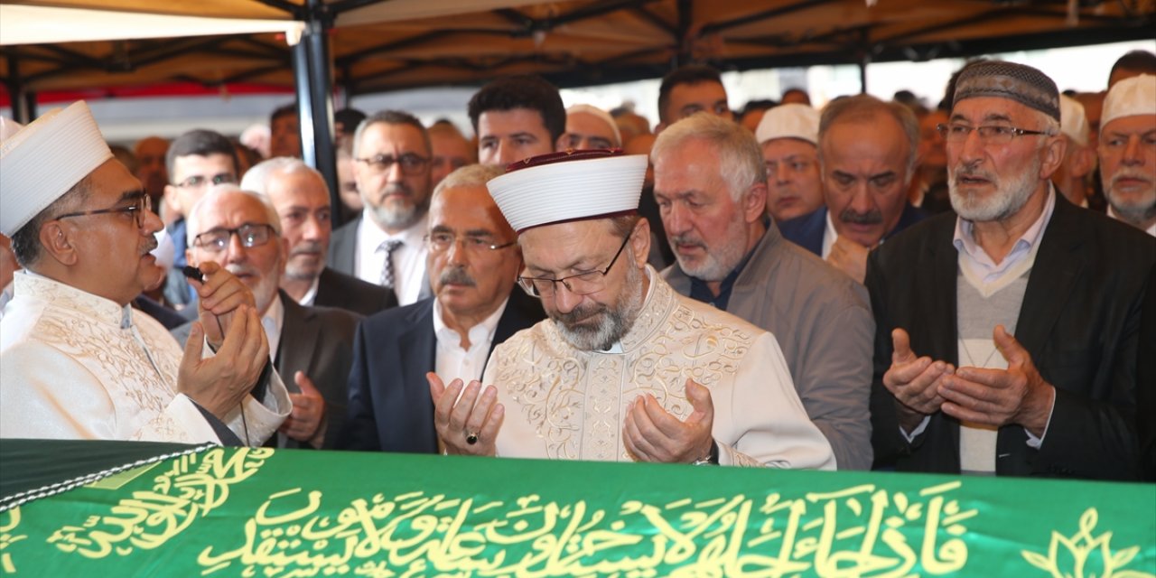 Diyanet İşleri Başkanı Erbaş'ın annesinin cenazesi Ordu'da toprağa verildi