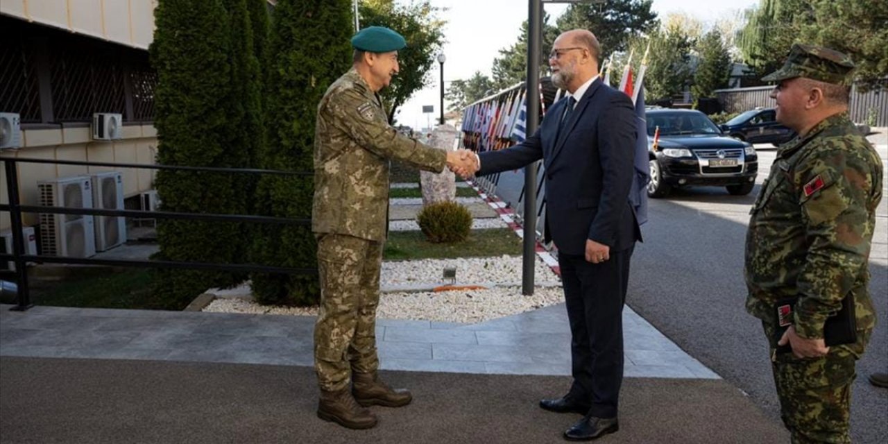 Arnavutluk gelecek yıl Kosova'daki askeri varlığını artıracak