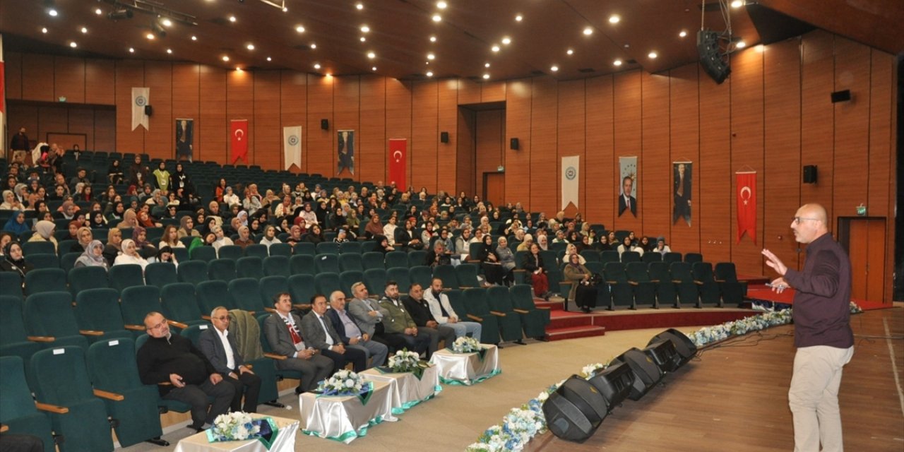 Kafkas Üniversitesi'nde "Kudüs'e Uyanmak" konferansı düzenlendi