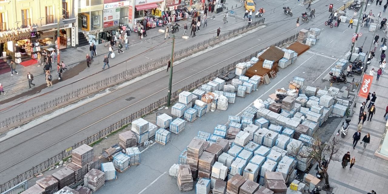 İBB'nin Ordu Caddesi'ndeki düzenlemesi yayaları ve esnafı bezdirdi