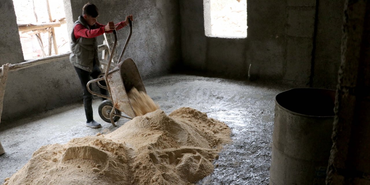 Depremzedelerin "yerinde dönüşüm" ile başlattığı konut inşaatları yükseliyor