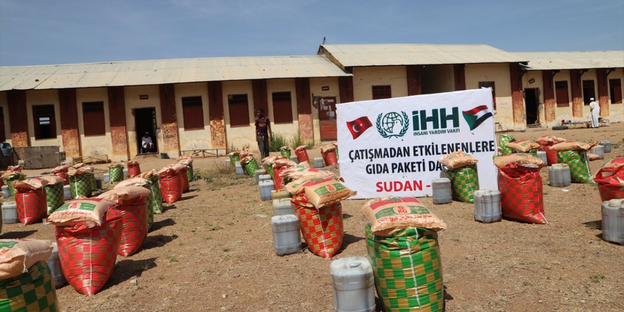 İHH'dan Sudanlı savaş mağdurlarına gıda desteği