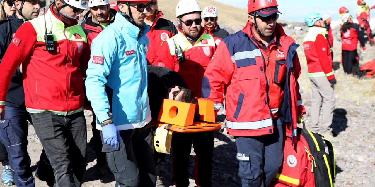 Erciyes Dağı'nda kurtarma tatbikatı yapıldı