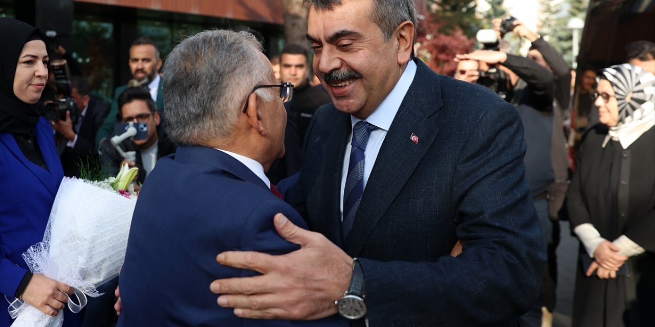 Bakan Tekin, Kayseri'de İl Eğitim Değerlendirme Toplantısı'na katıldı: