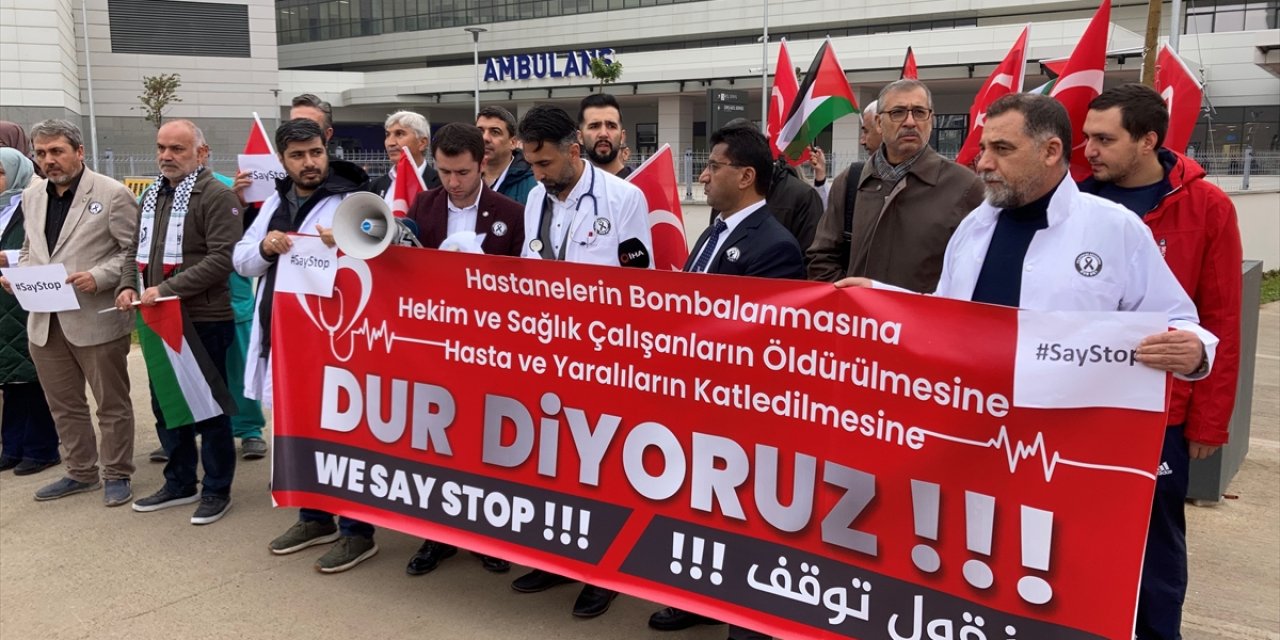 Gaziantep'te, İsrail'in saldırıları sağlıkçılar tarafından protesto edildi