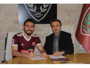 Hatayspor'da 2 futbolcunun sözleşmesi uzatıldı