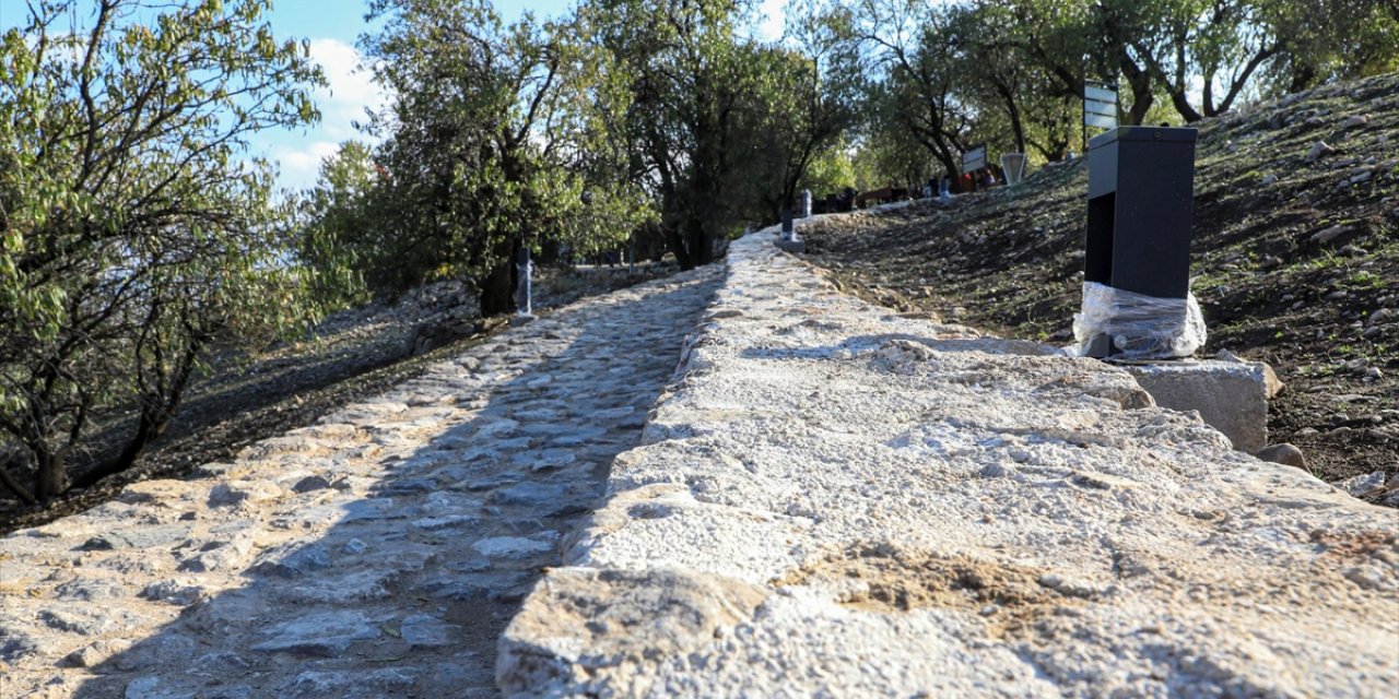 Akdamar Adası'nda peyzaj ve ışıklandırma çalışmaları sürüyor