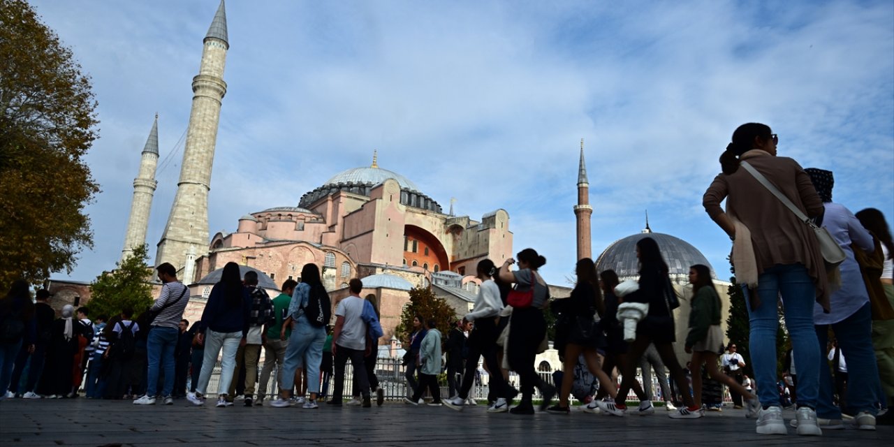 Ayasofya Camiine girişlerin ayrılacak olması vatandaşı sevindirdi