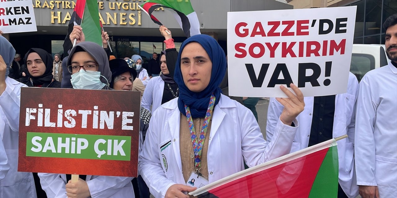 Kocaeli'de sağlık çalışanları, İsrail'in Gazze'ye saldırılarını protesto etti