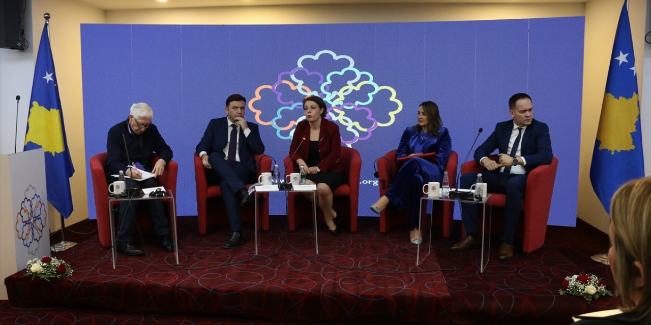 Batı Balkanlar'dan Batı Avrupa'ya göç Priştine'de düzenlenen panelde tartışıldı