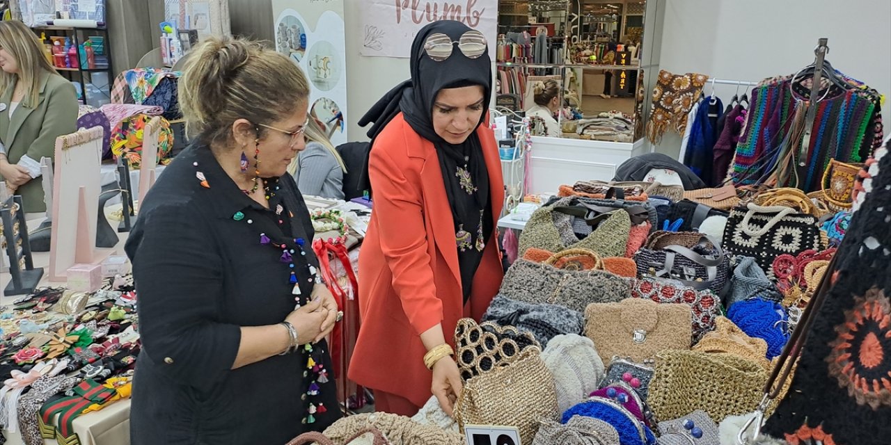 Sakarya'da girişimci kadınların el emeği ürünleri festivalde görücüye çıktı