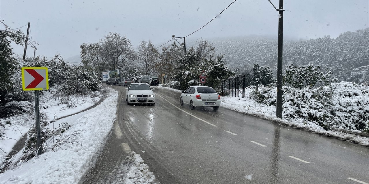 Bursa'nın yüksek kesimlerinde kar etkili oldu