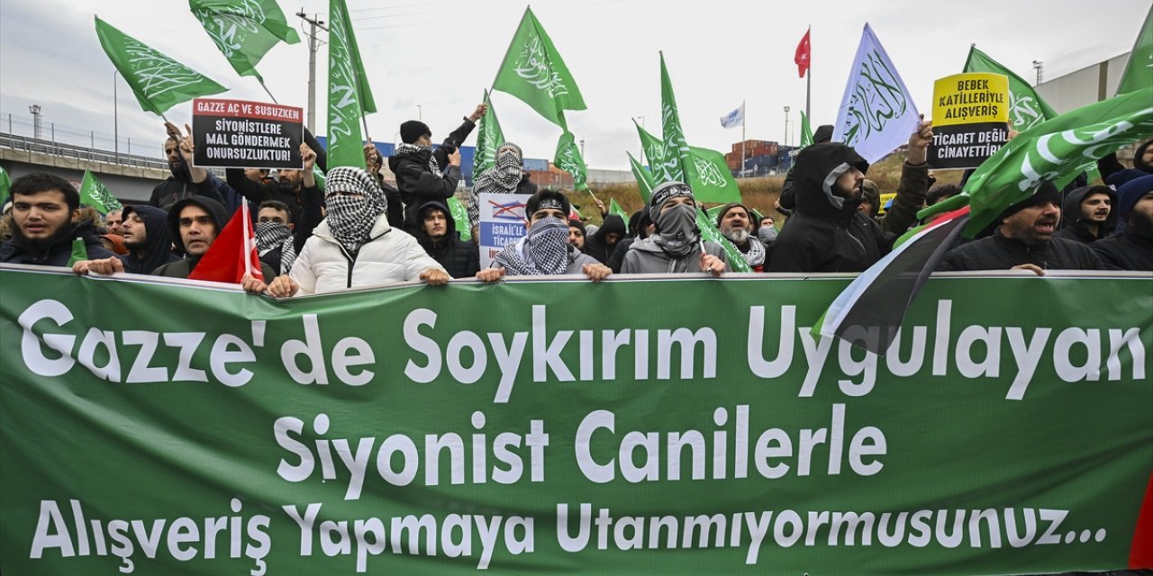 Beylikdüzü Ambarlı Limanı'nda İsrail'le ticaret yapan firmalar protesto edildi