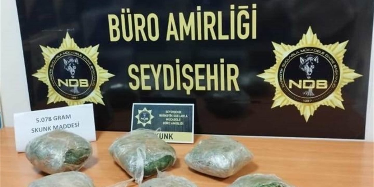 Konya'da bir araçta 5 kilo 75 gram skunk ele geçirildi