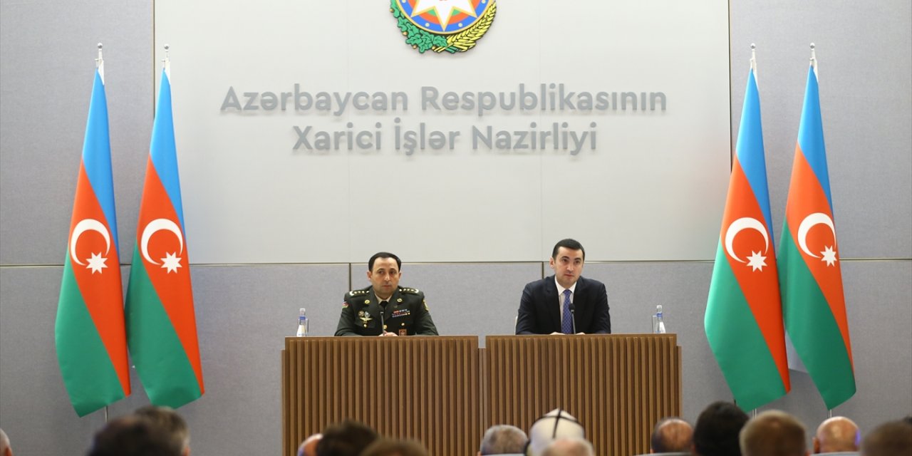 Azerbaycan: Ermenistan, Karabağ'da silah depoladı ve arazileri mayınladı