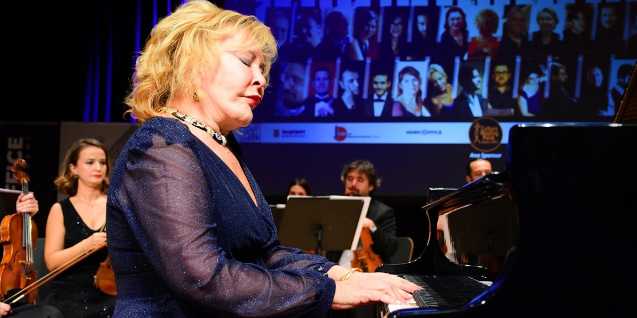 Piyanist Gülsin Onay Eskişehir'de resital verdi