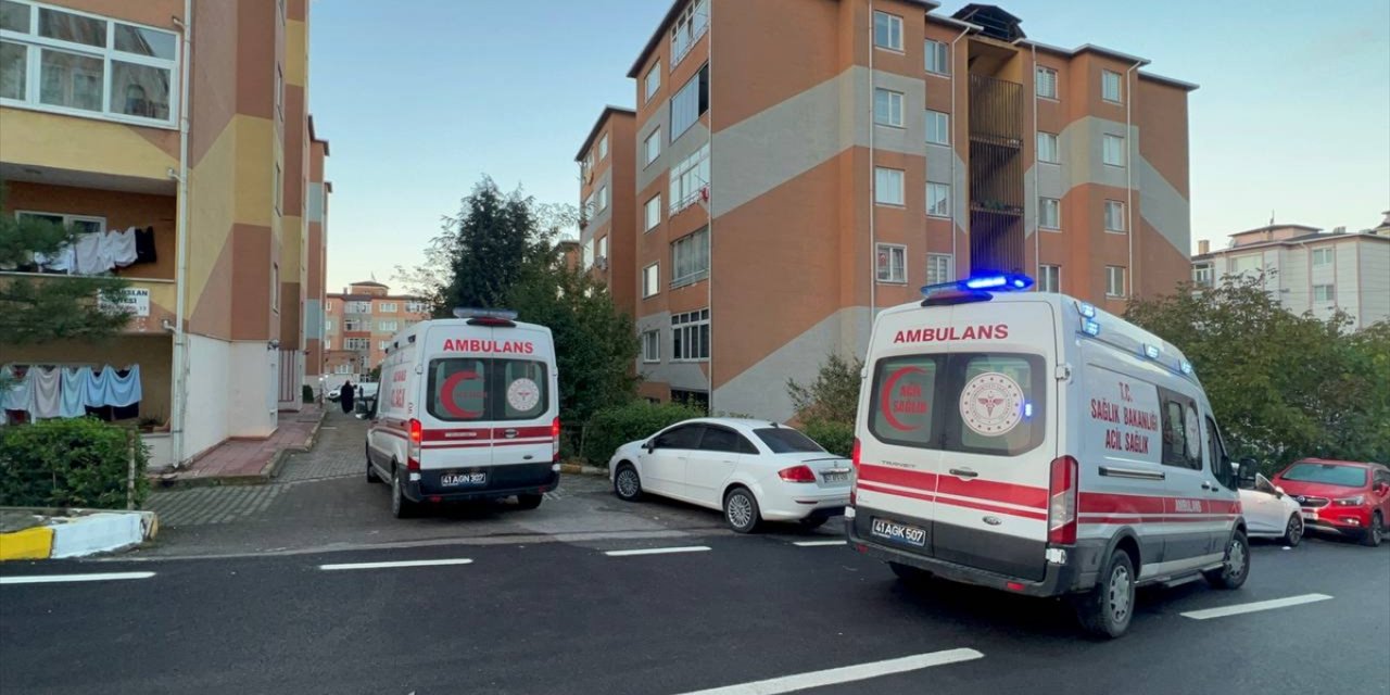 Kocaeli'de bir kişi karısını silahla vurarak öldürdü, oğlunu ağır yaraladı