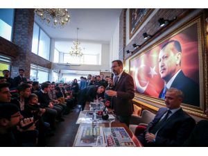 Bakan Kasapoğlu, Balıkesir'de gençlerle buluştu