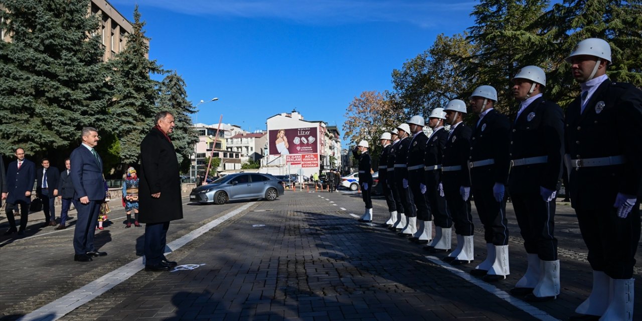 Bakan Özhaseki, Uşak'ta kentsel dönüşüm ofisi açılış ve imza törenine katıldı