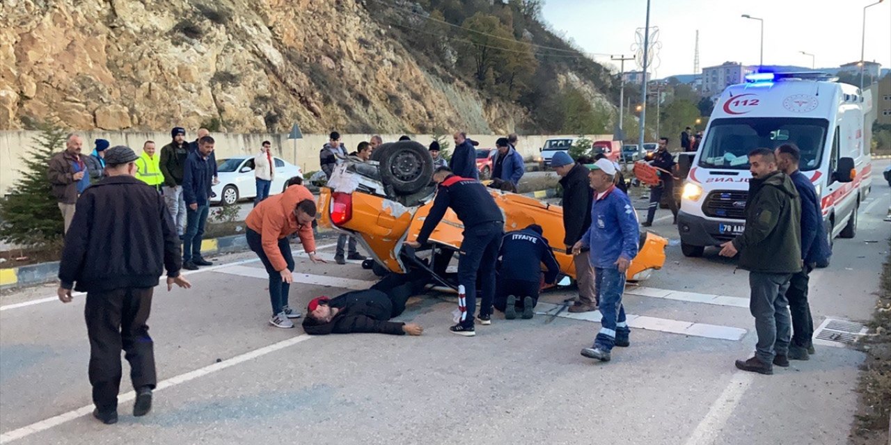 Karabük'teki trafik kazasında 1 kişi öldü, 4 kişi yaralandı