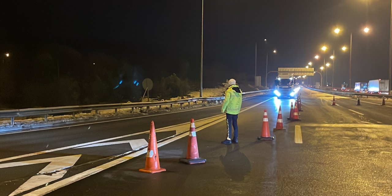 Anadolu Otoyolu'nun Bolu Dağı geçişinde İstanbul istikameti ulaşıma açıldı