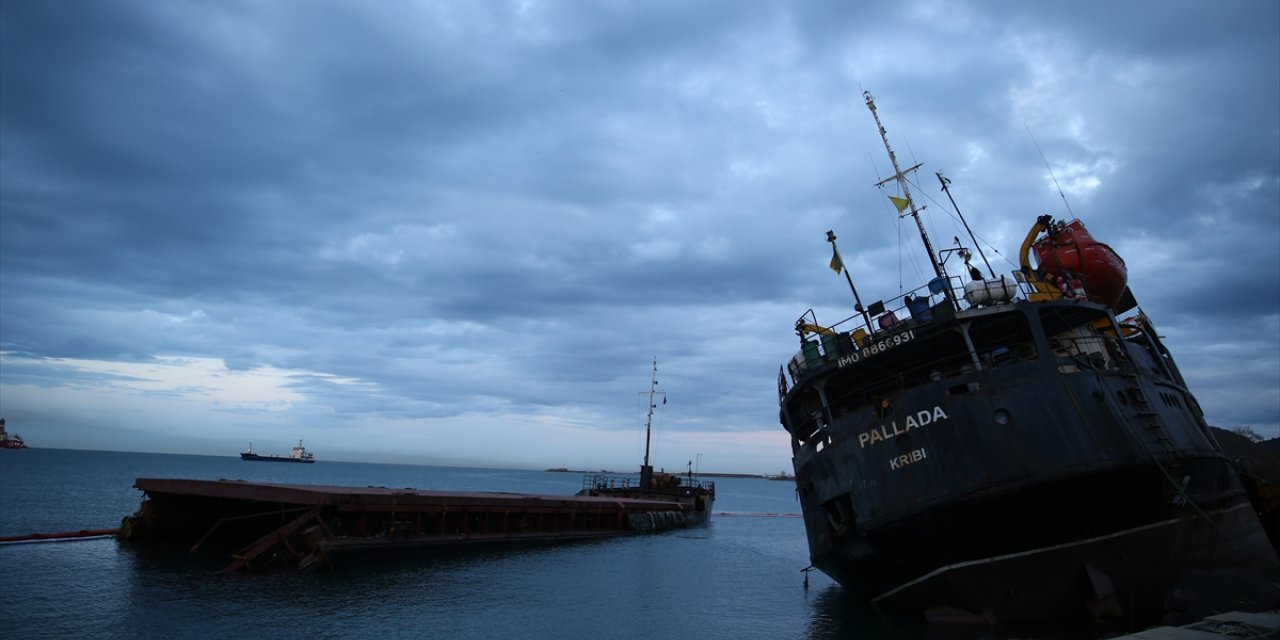 Zonguldak'ta batan geminin personelini arama çalışmaları sürüyor