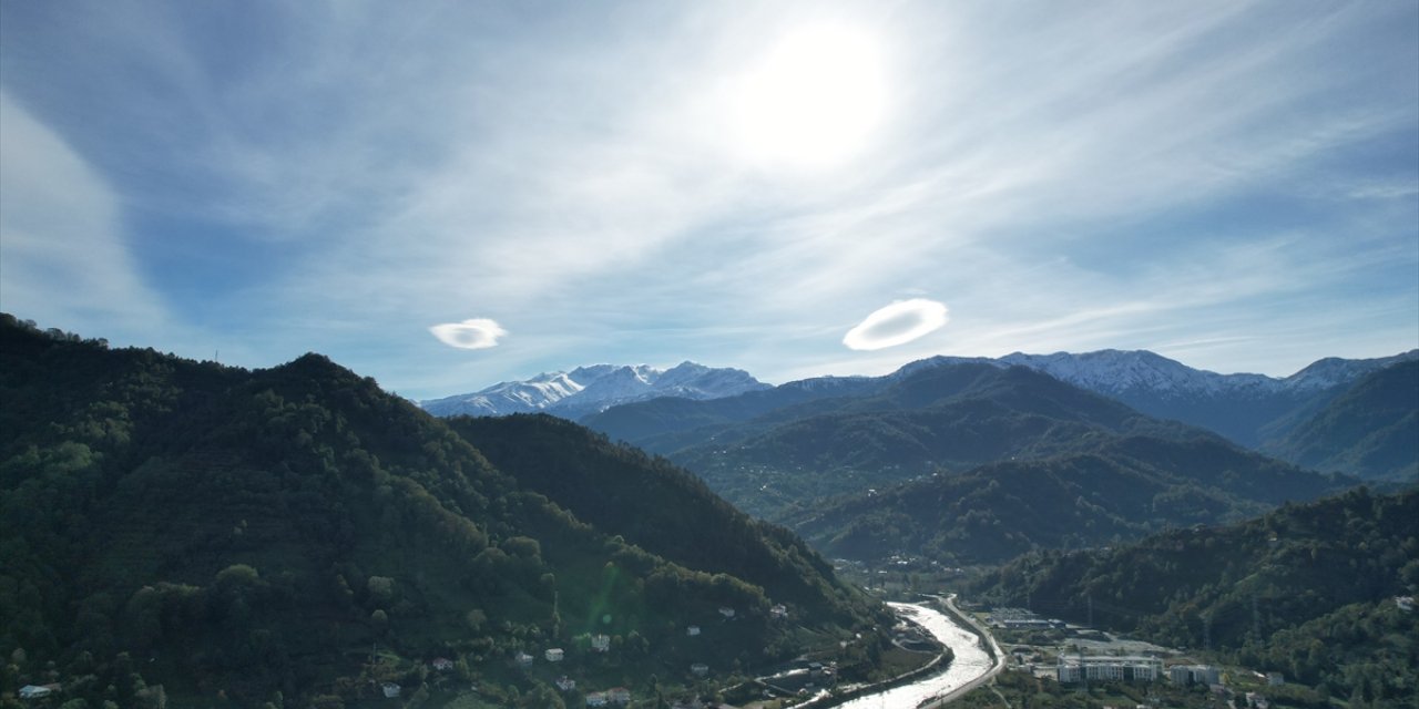 Artvin'de mercek bulutu görüldü