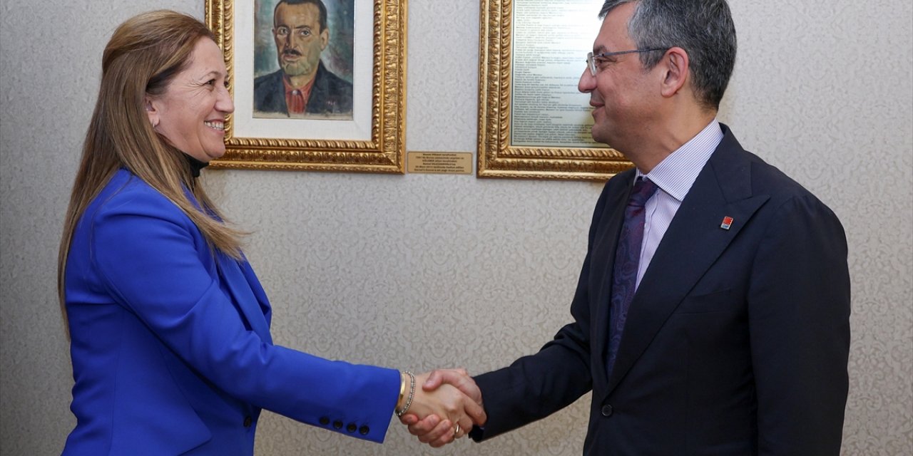 CHP Genel Başkanı Özel, DİSK Genel Başkanı Çerkezoğlu ile bir araya geldi